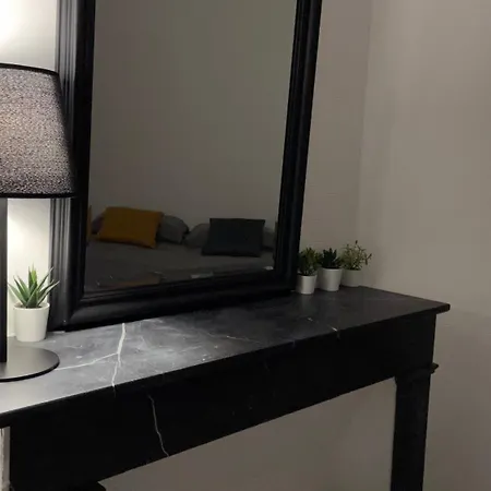 Aux Portes De Paris Apartmán *